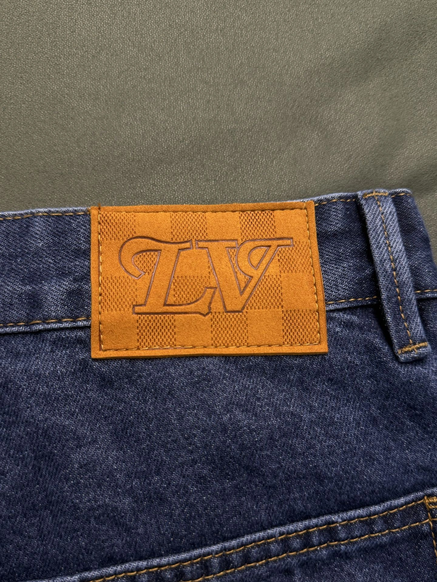 wg.luxury-- 8V nigo item: E-F431J2025